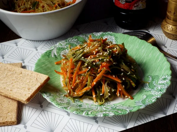 Фото блюда: Салат с фунчозой и чукой