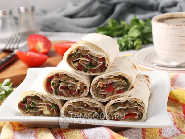 Фото блюда: Рулет из лаваша с баклажанами и помидорами