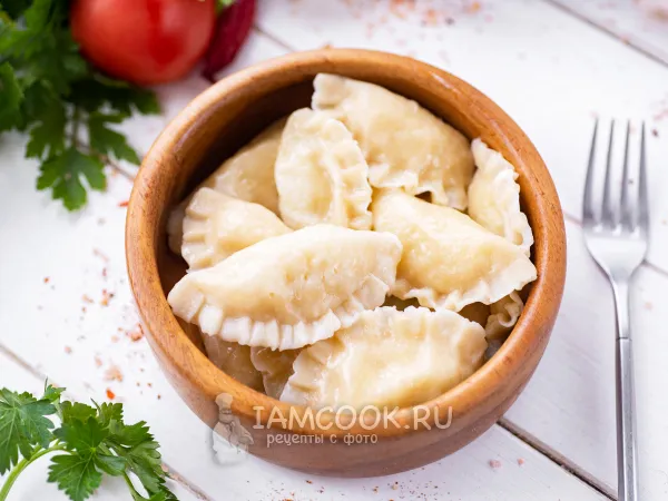 Фото блюда: Вареники с сырой картошкой и луком