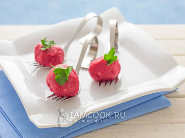 Фото блюда: Шарики из свеклы с сельдью