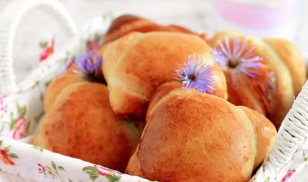 Фото блюда: Дрожжевые булочки-подушки с маком и сахаром