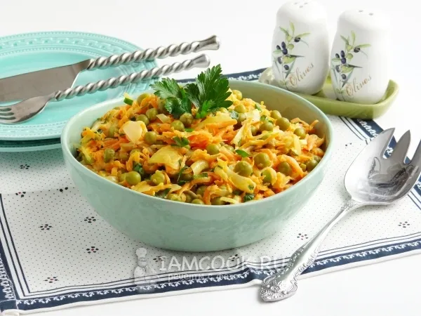 Фото блюда: Салат с жареной морковью и луком