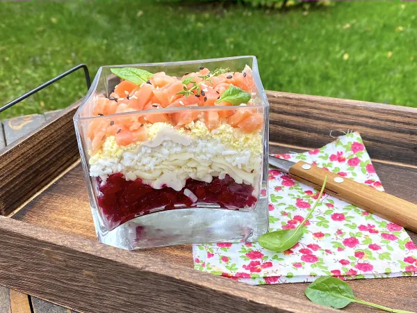 Фото блюда: Салат с соленой горбушей