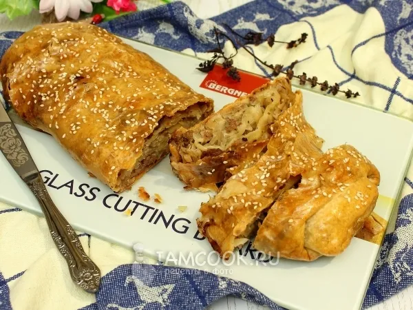 Фото блюда: Штрудель с капустой и свиным фаршем