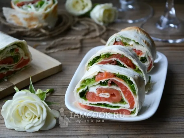 Фото блюда: Рулет из лаваша с форелью