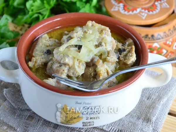 Фото блюда: Куриный гуляш с грибами в соусе