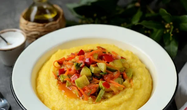 Фото блюда: Кукурузная каша с овощами