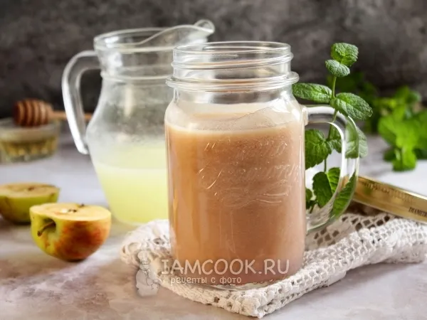 Фото блюда: Напиток из молочной сыворотки с яблоками