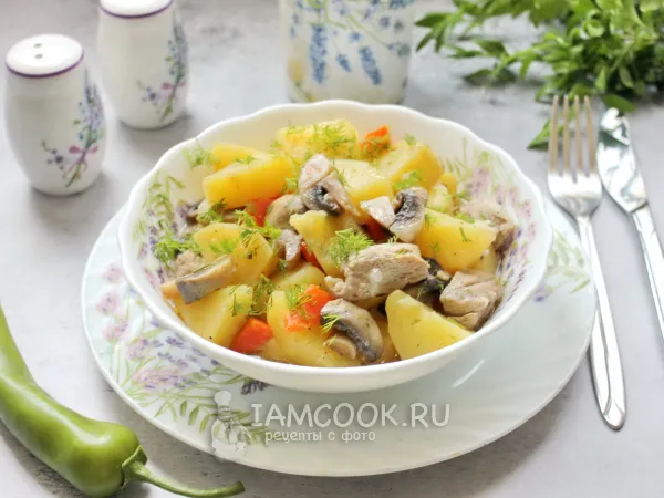 Фото блюда: Тушеная индейка с картошкой и грибами