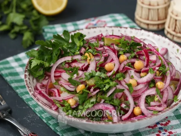Фото блюда: Салат с нутом, картофелем и маринованными огурцами