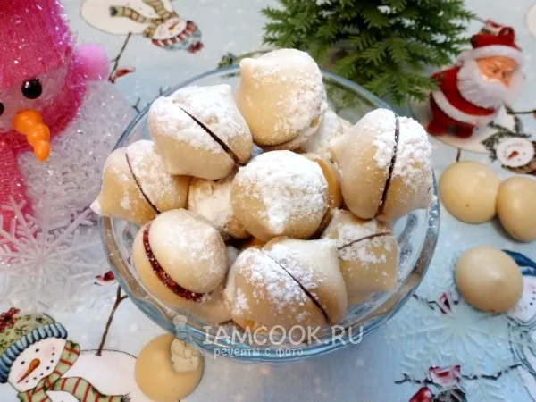 Фото блюда: Вегетарианское безе с малиной из нутового отвара