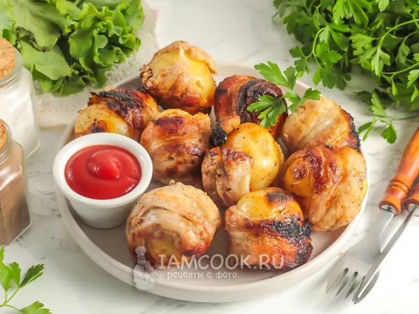 Фото блюда: Картошка в беконе на мангале в фольге