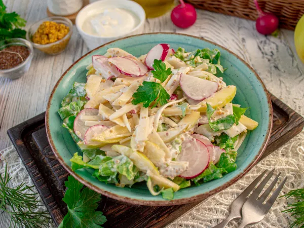 Фото блюда: Салат с редисом и яблоком