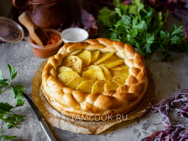 Фото блюда: Открытый дрожжевой пирог с картошкой