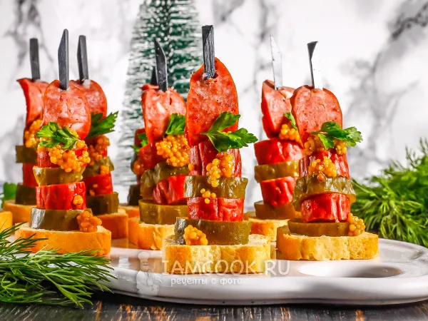 Фото блюда: Канапе с охотничьими колбасками на шпажках