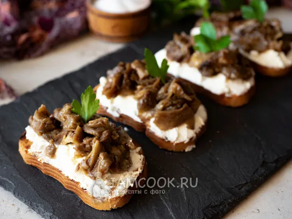 Фото блюда: Брускетта с баклажанами и творожным сыром