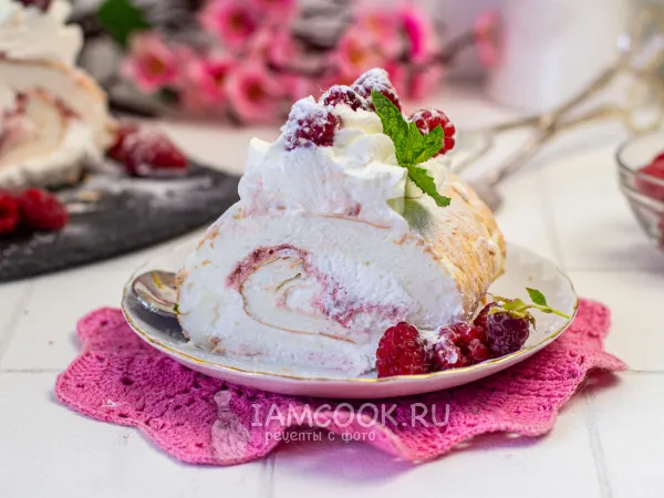 Фото блюда: Меренговый рулет с вареньем (малиновым)