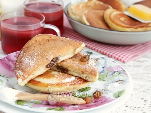 Фото блюда: Оладьи с яблочными кольцами и изюмом