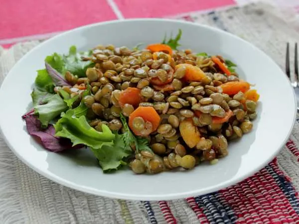 Фото блюда: Тёплый салат из чечевицы