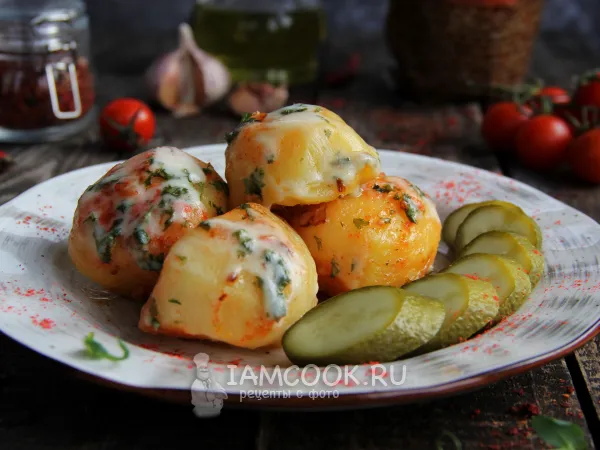 Фото блюда: Вареная картошка, обжаренная на сковороде с сыром