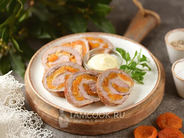 Фото блюда: Мясной рулет с курагой