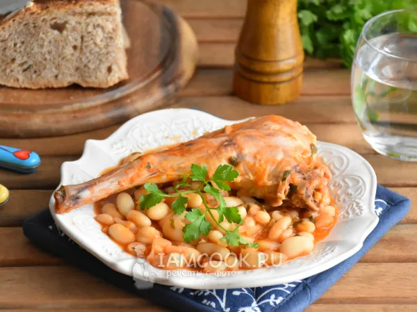 Фото блюда: Кролик с фасолью в томатном соусе