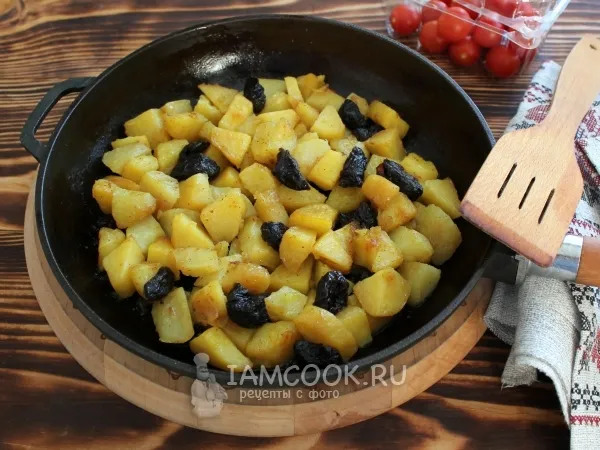 Фото блюда: Картофель с черносливом