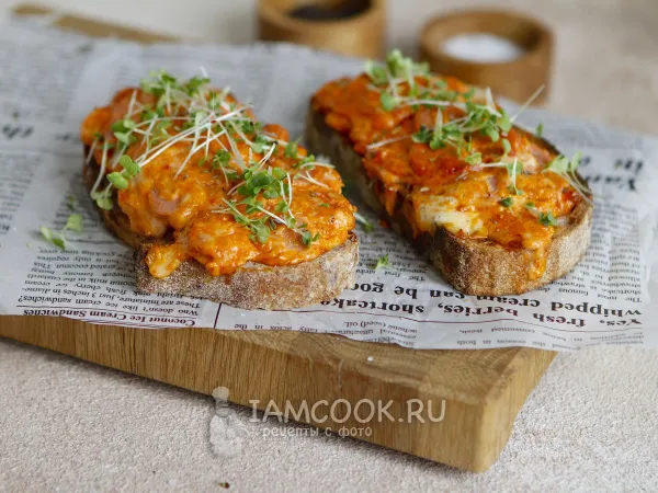 Фото блюда: Горячие бутерброды с сосисками в аэрогриле