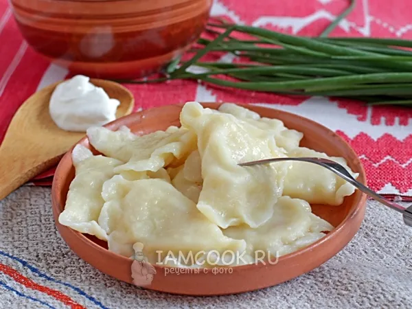 Фото блюда: Вареники на кислом молоке с картошкой и луком