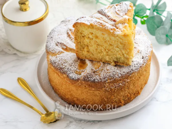 Фото блюда: Пышная шарлотка с яблоками (с содой)