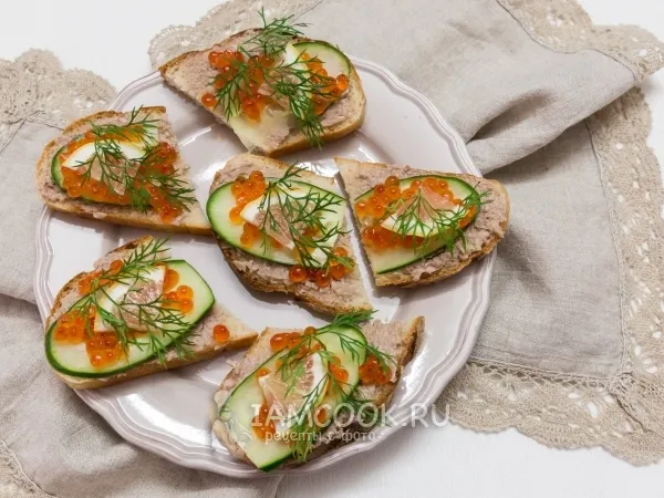 Фото блюда: Бутерброды с красной икрой и печенью трески