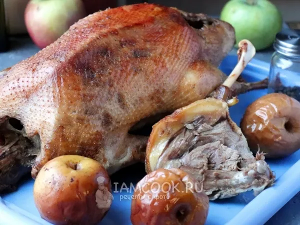 Фото блюда: Гусь с яблоками в рукаве в духовке