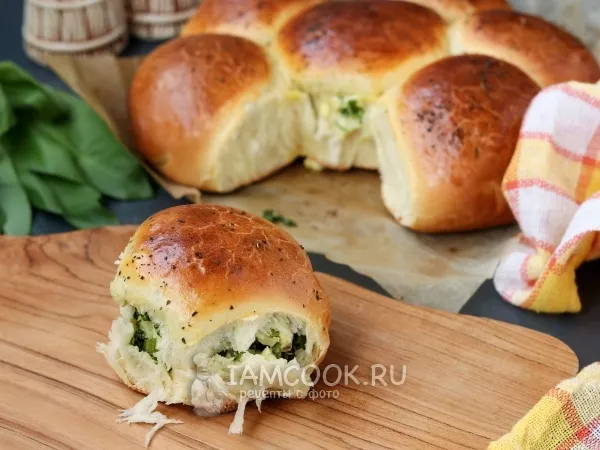 Фото блюда: Пирог-булочки с яйцами и черемшой