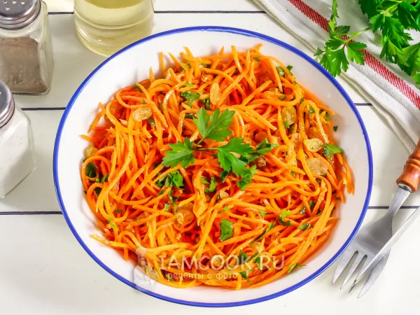 Фото блюда: Салат с корейской морковью и изюмом