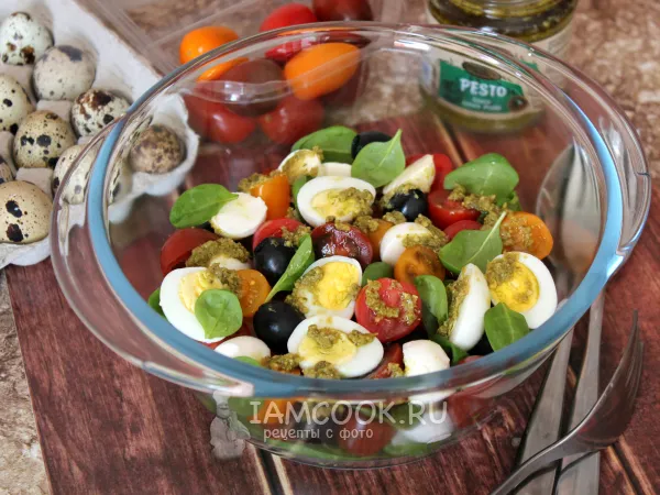 Фото блюда: Салат «Милые крошки» с помидорами черри и моцареллой