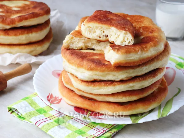 Фото блюда: Дрожжевые лепешки на сыворотке на сковороде