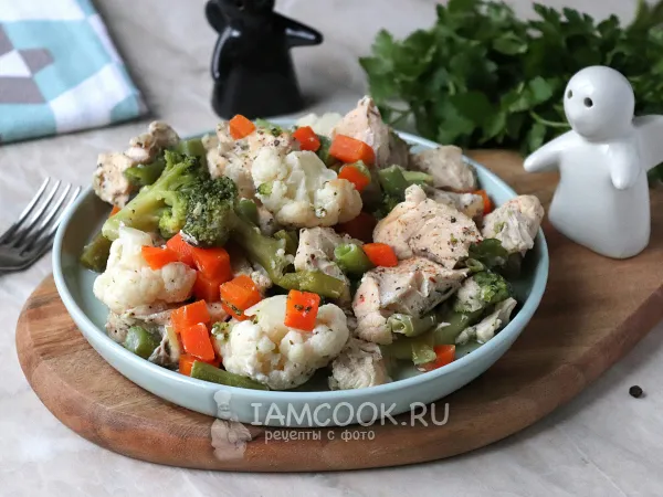 Фото блюда: Куриное филе в духовке с замороженными овощами