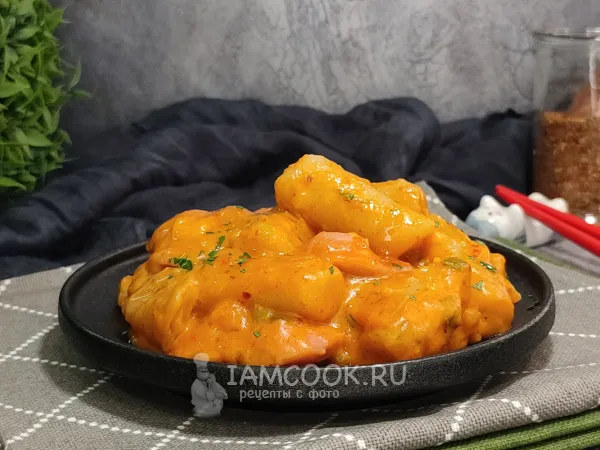 Фото блюда: Токпокки в сырном соусе