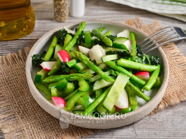 Фото блюда: Салат со спаржей и огурцом