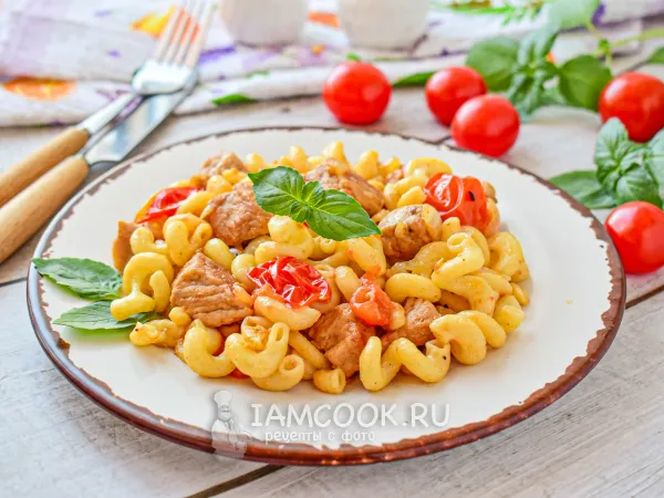 Фото блюда: Макароны с мясом и помидорами