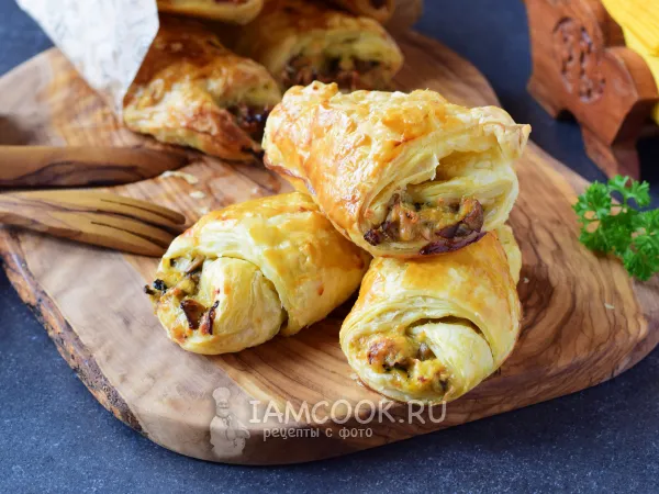 Фото блюда: Грибные кулечки из слоеного теста