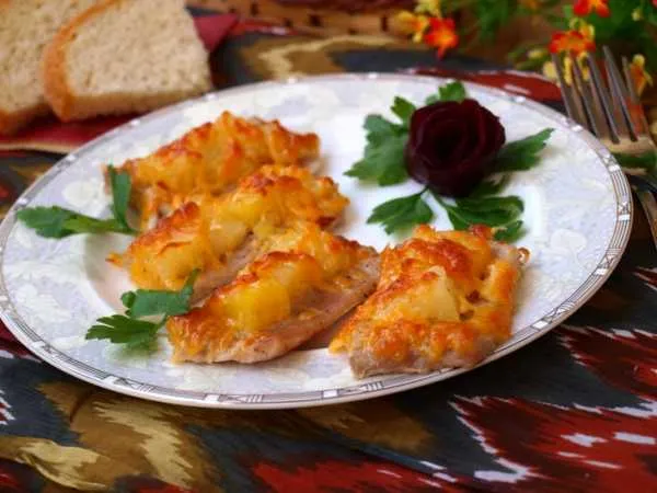 Фото блюда: Свинина запечённая с ананасами