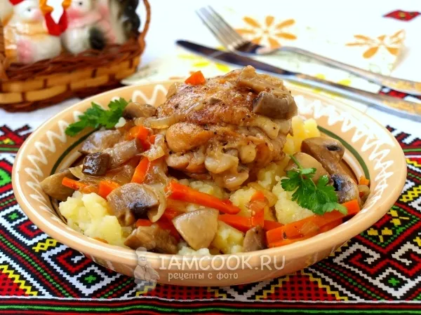 Фото блюда: Курица, тушенная с грибами в соевом соусе