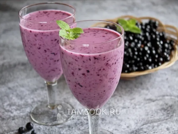 Фото блюда: Кисломолочный коктейль с черникой и овсяными хлопьями