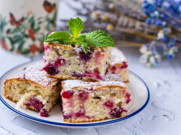 Фото блюда: Пирог на йогурте с ягодами