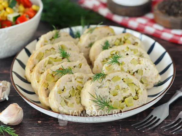 Фото блюда: Куриный рулет с кабачком