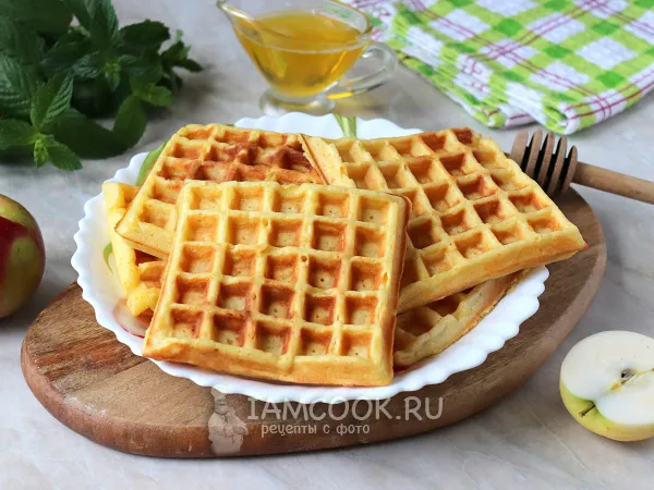 Фото блюда: Венские вафли с яблоком (рецепт для вафельницы)