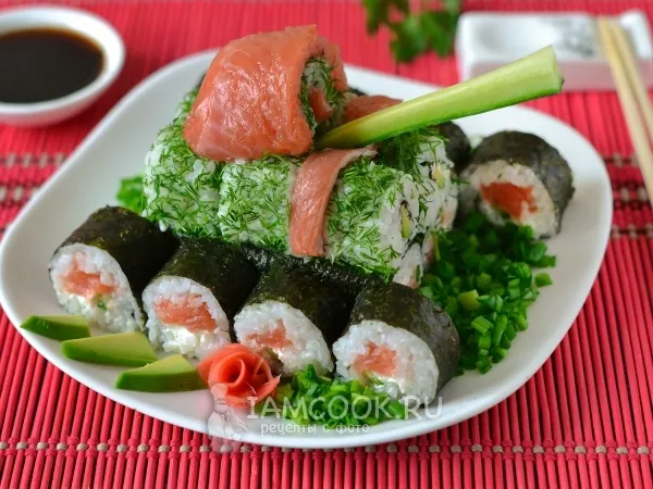 Фото блюда: Роллы на 23 февраля (в форме танков)