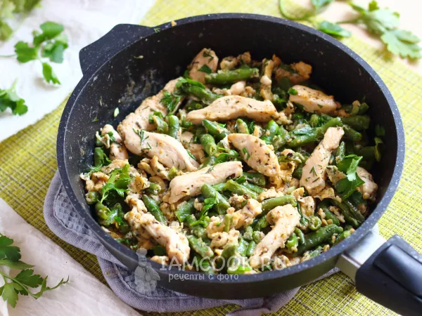 Фото блюда: Стручковая фасоль с курицей и яйцом