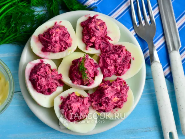 Фото блюда: Яйца, фаршированные свеклой